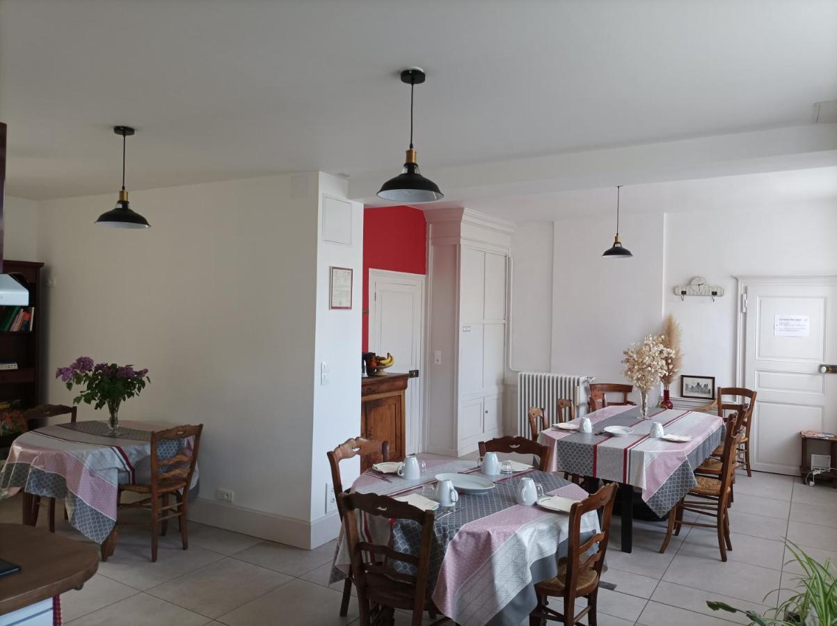 Le Relais des Roses- Chambres d'hôtes Vatan Exterior foto