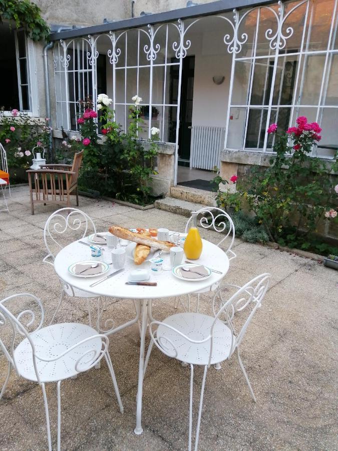Le Relais des Roses- Chambres d'hôtes Vatan Exterior foto