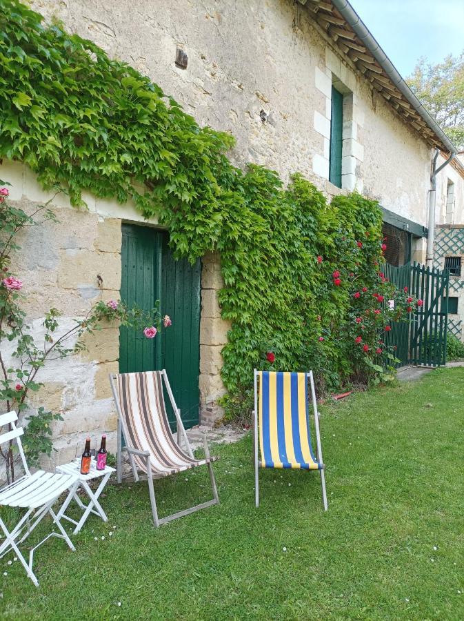 Le Relais des Roses- Chambres d'hôtes Vatan Exterior foto
