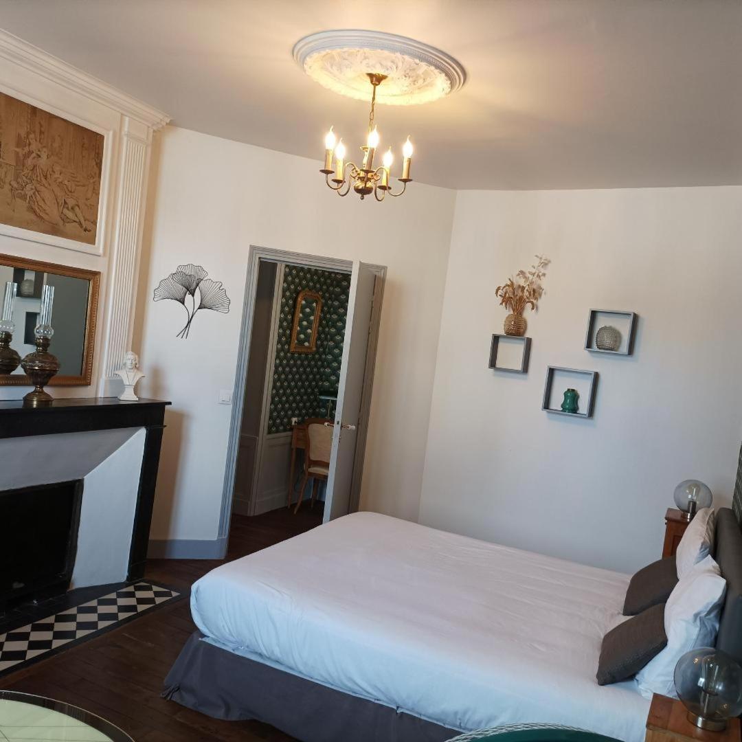 Le Relais des Roses- Chambres d'hôtes Vatan Exterior foto