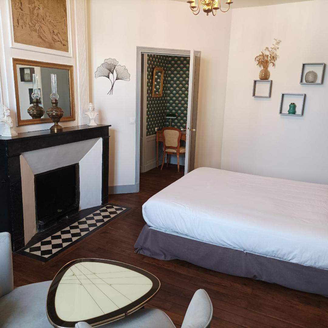 Le Relais des Roses- Chambres d'hôtes Vatan Exterior foto